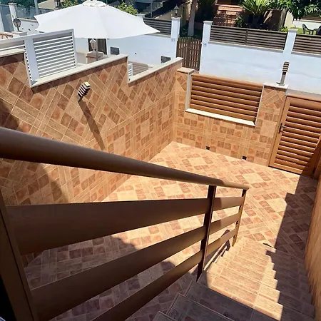 Adosado Con Piscina Y Parking