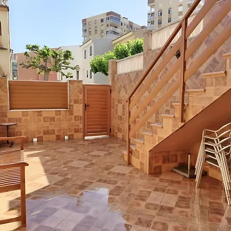 بيت للعطل Adosado Con Piscina Y Parking بينيكاسّين